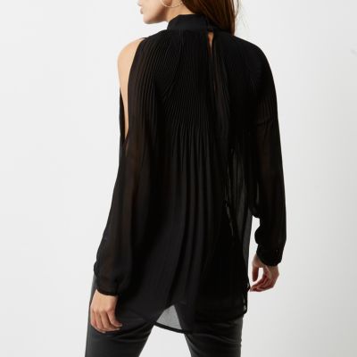 Black long sleeve plisse cold shoulder blouse